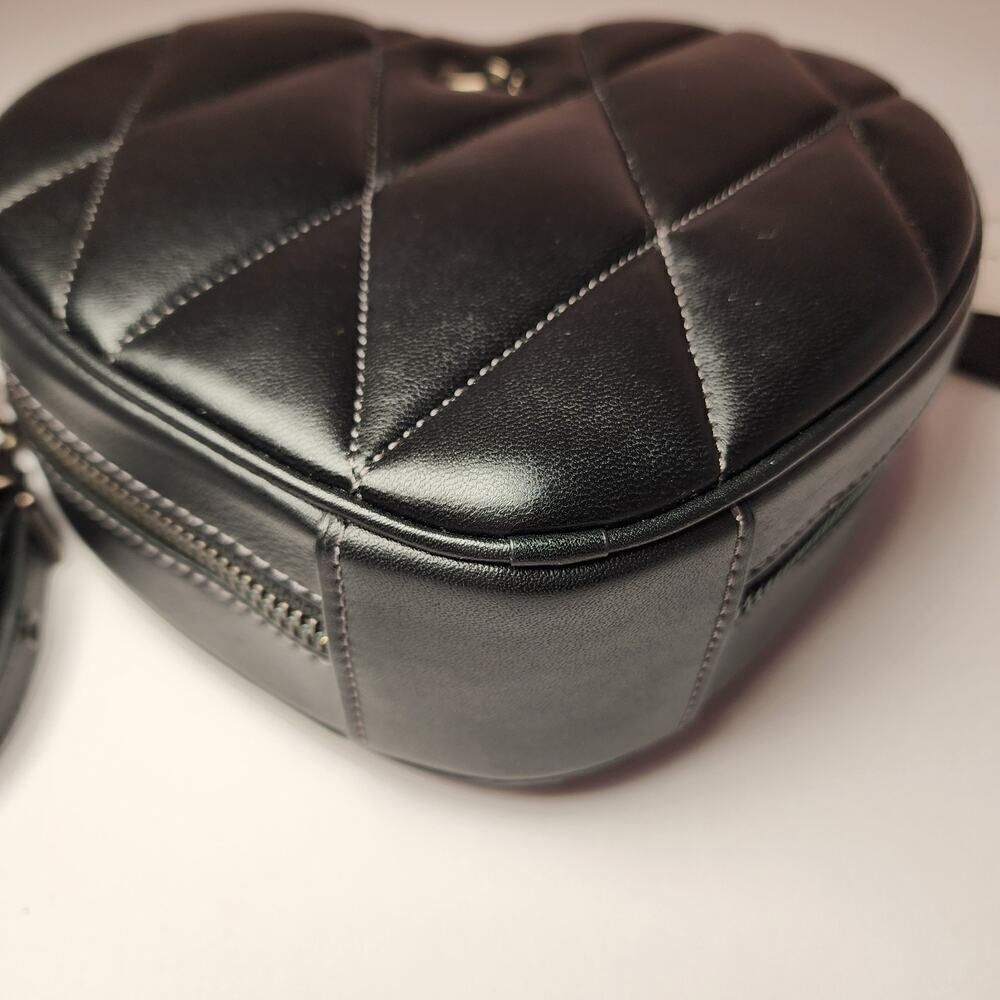 NWT COACH CE725 Quilted Leather Heart Crossbody Bag Quilting Black - Picture 5 of 8